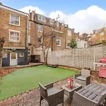 Spacious And Modern Duplex Apartment With Garden