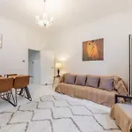 Spacious And Modern Duplex Apartment With Garden
