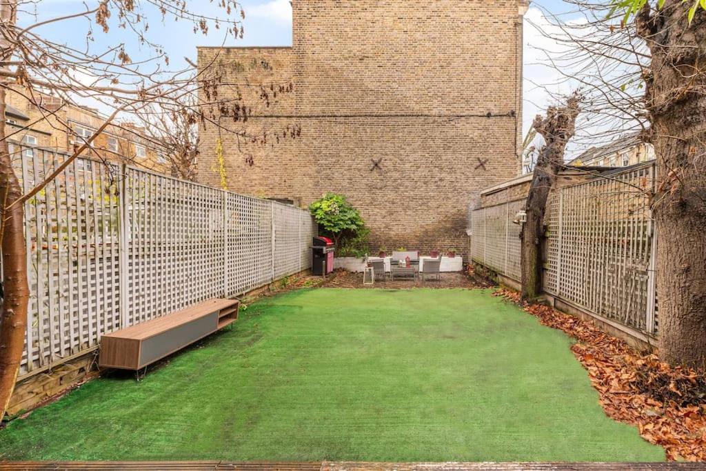 Spacious And Modern Duplex With Garden * Londra
