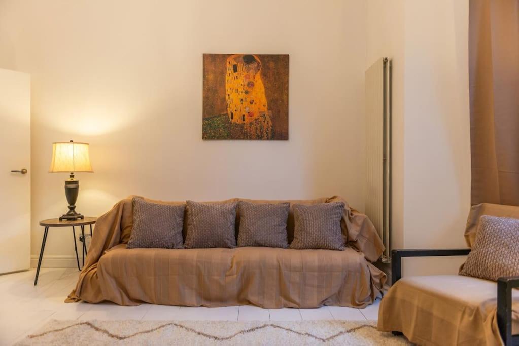Spacious And Modern Duplex With Garden Appartamento